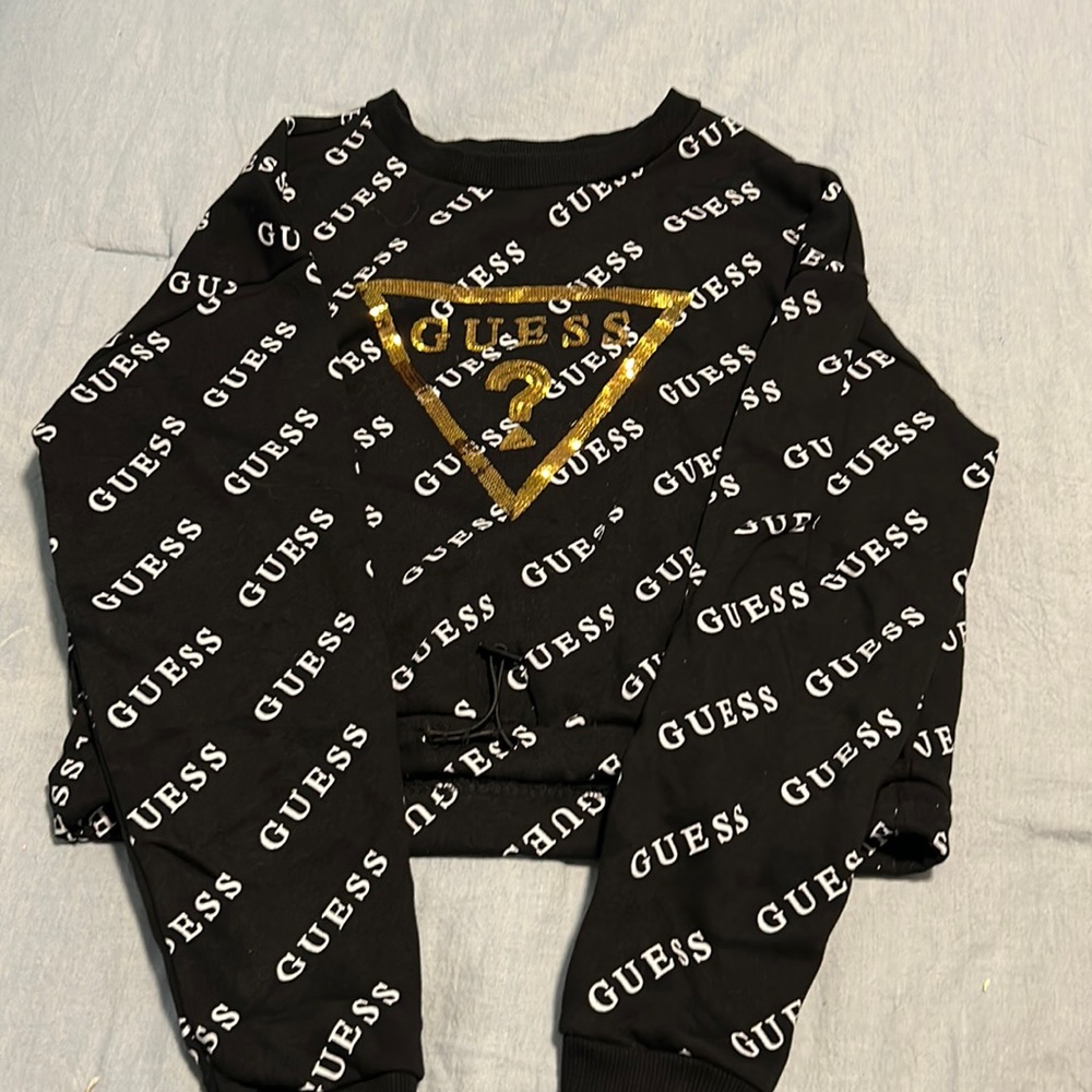 Cropped crewneck